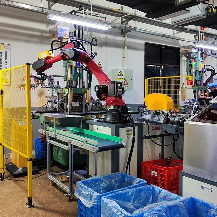Robotic arm injection head Robotic arm injection head