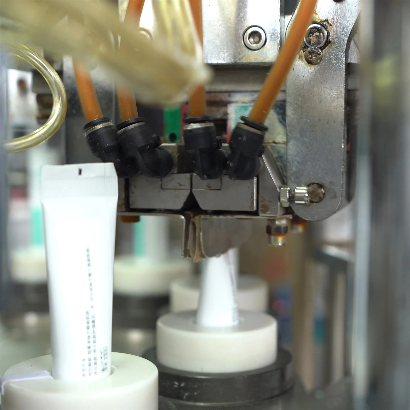 Tube bottom sealing