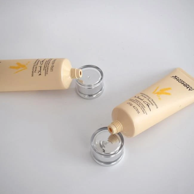 facial cleansing round tubes packaging (3)